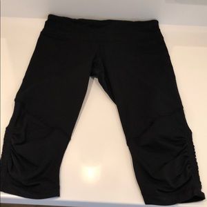 Lululemon black runner crop leggings